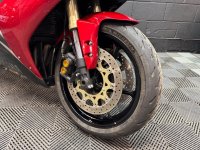 YAMAHA R1