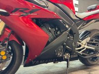 YAMAHA R1