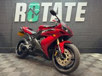 YAMAHA R1