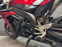 YAMAHA R1