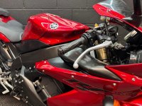 YAMAHA R1