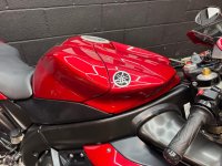 YAMAHA R1