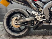 YAMAHA R1