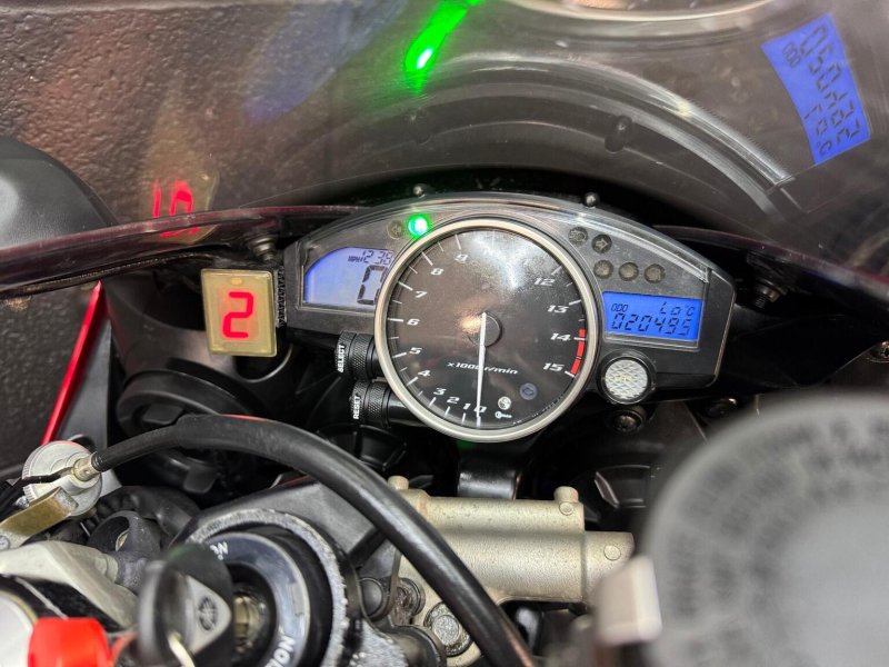 YAMAHA R1