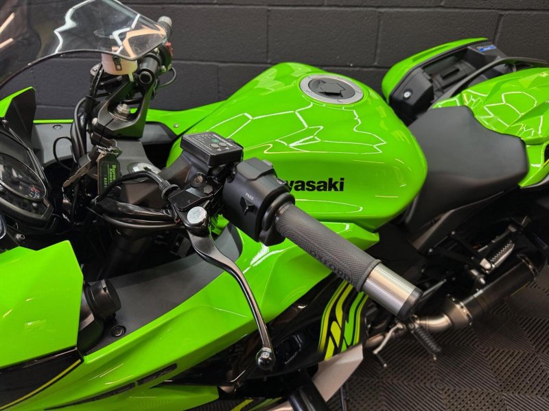 KAWASAKI Z1000