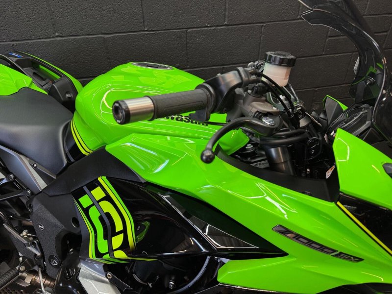 KAWASAKI Z1000