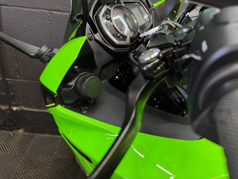KAWASAKI Z1000