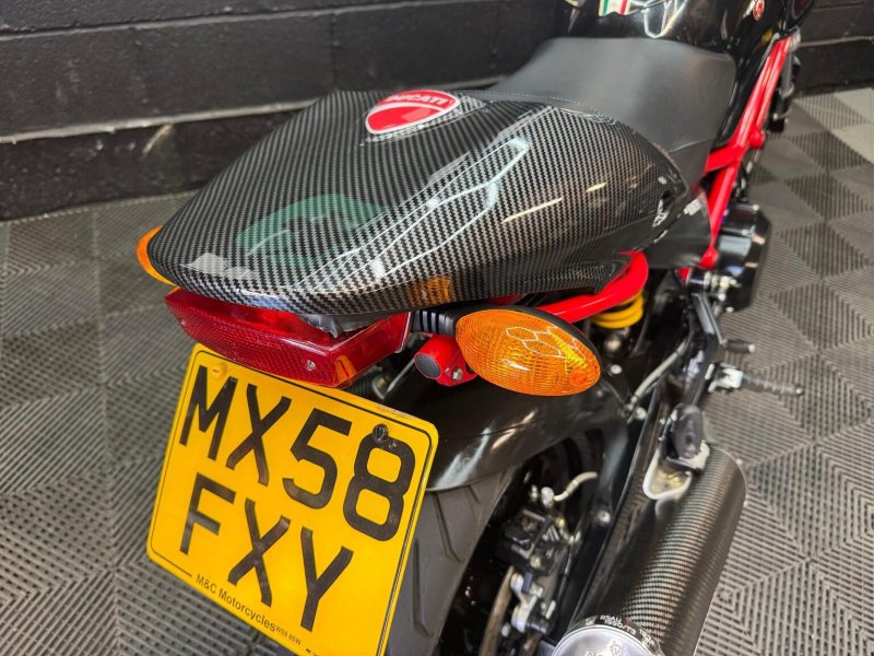 DUCATI MONSTER 695