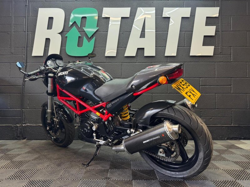 DUCATI MONSTER 695
