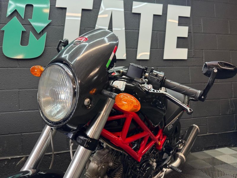 DUCATI MONSTER 695