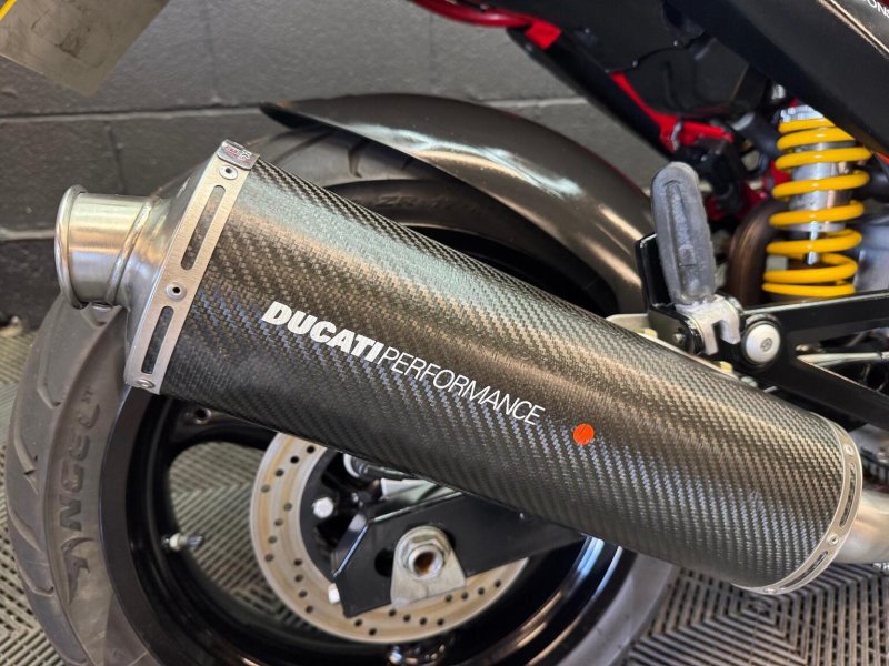 DUCATI MONSTER 695