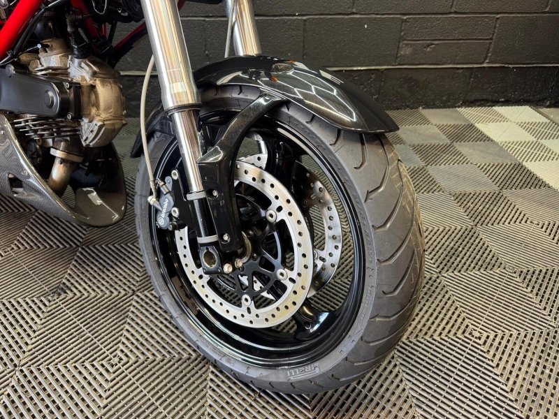 DUCATI MONSTER 695