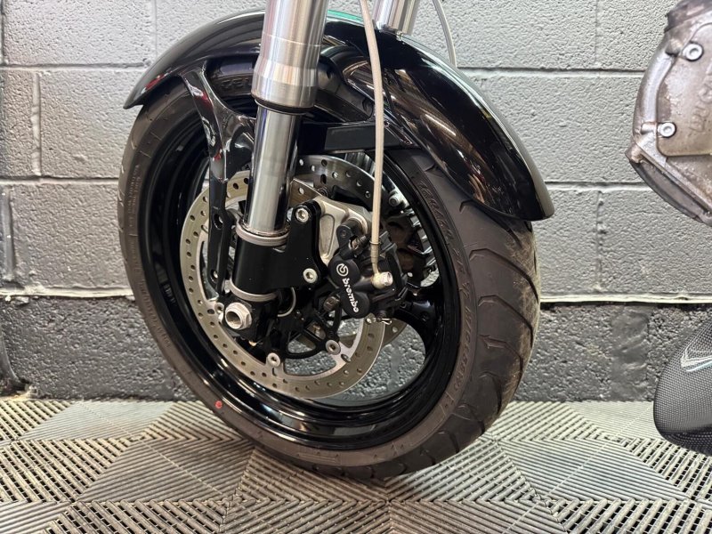 DUCATI MONSTER 695