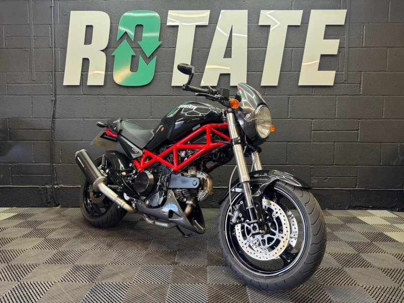 DUCATI MONSTER 695