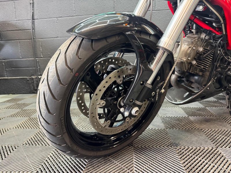 DUCATI MONSTER 695