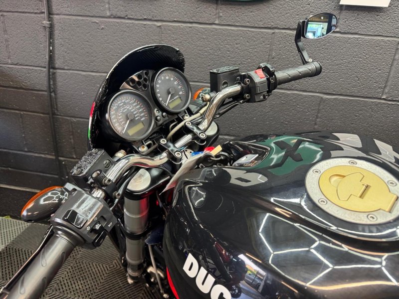 DUCATI MONSTER 695