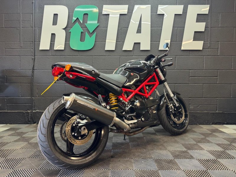 DUCATI MONSTER 695