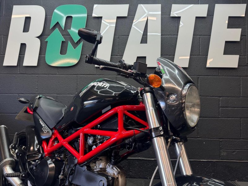 DUCATI MONSTER 695