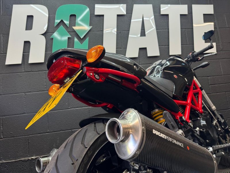 DUCATI MONSTER 695