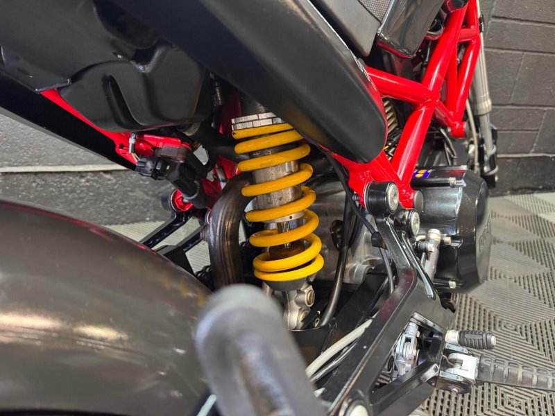 DUCATI MONSTER 695
