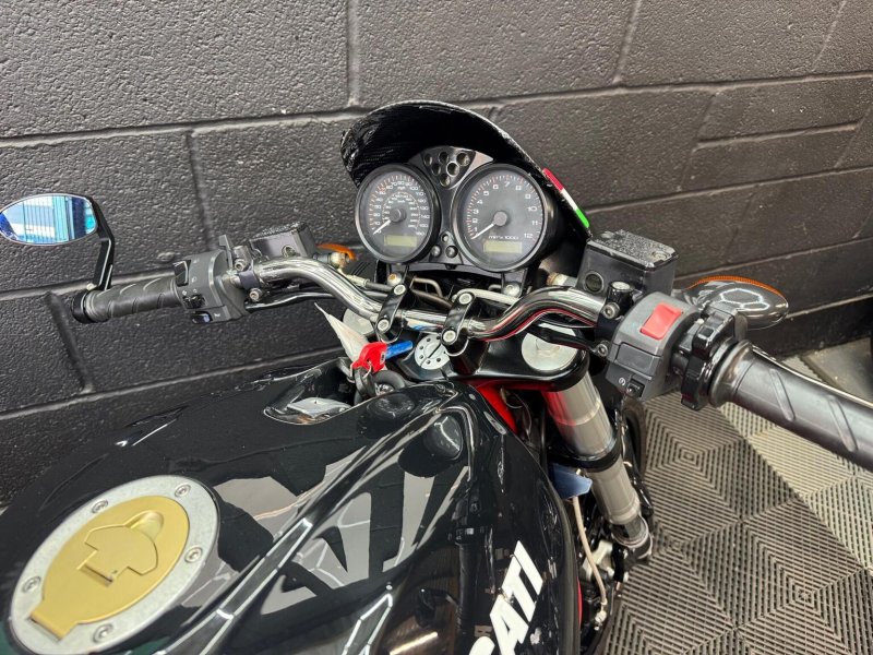 DUCATI MONSTER 695