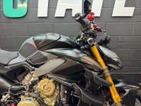 DUCATI STREETFIGHTER V4S