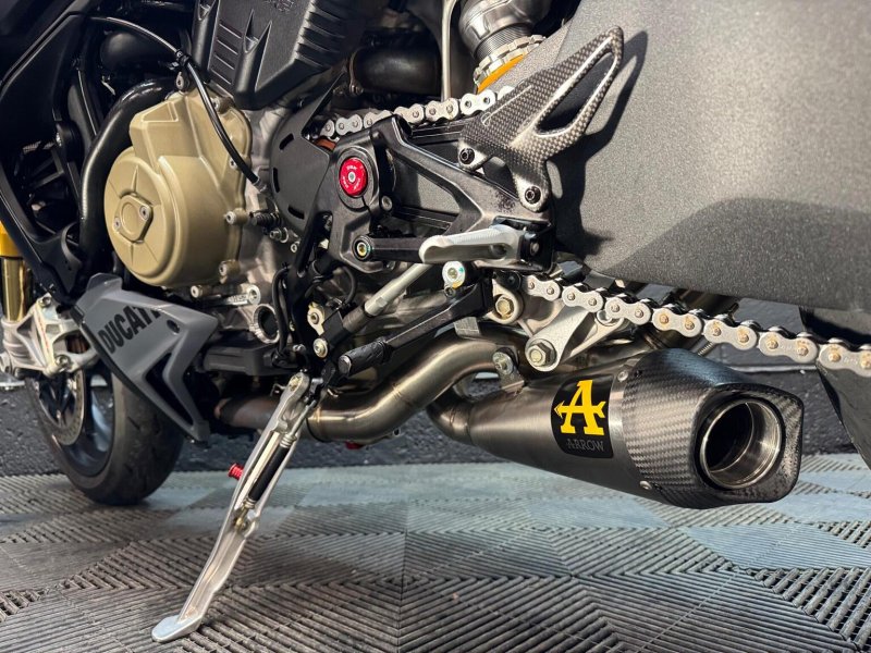 DUCATI STREETFIGHTER V4S
