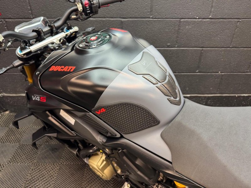 DUCATI STREETFIGHTER V4S