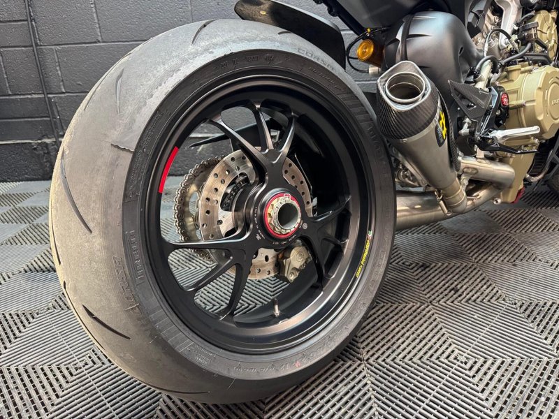 DUCATI STREETFIGHTER V4S