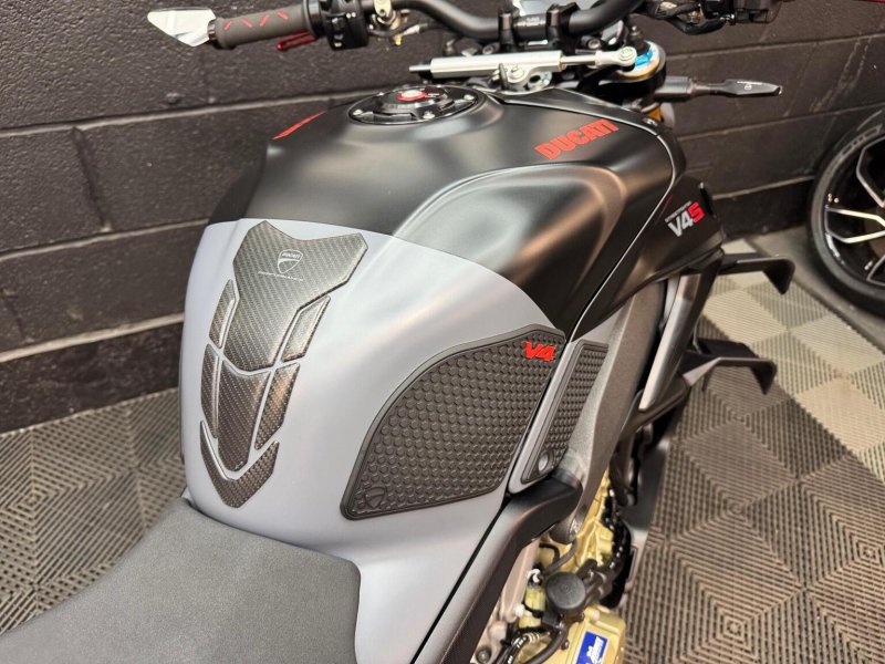 DUCATI STREETFIGHTER V4S