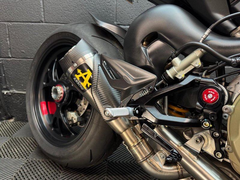 DUCATI STREETFIGHTER V4S