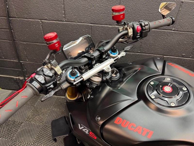 DUCATI STREETFIGHTER V4S