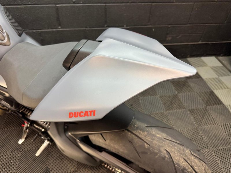 DUCATI STREETFIGHTER V4S