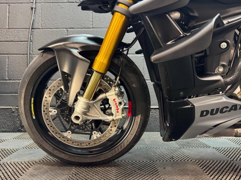 DUCATI STREETFIGHTER V4S