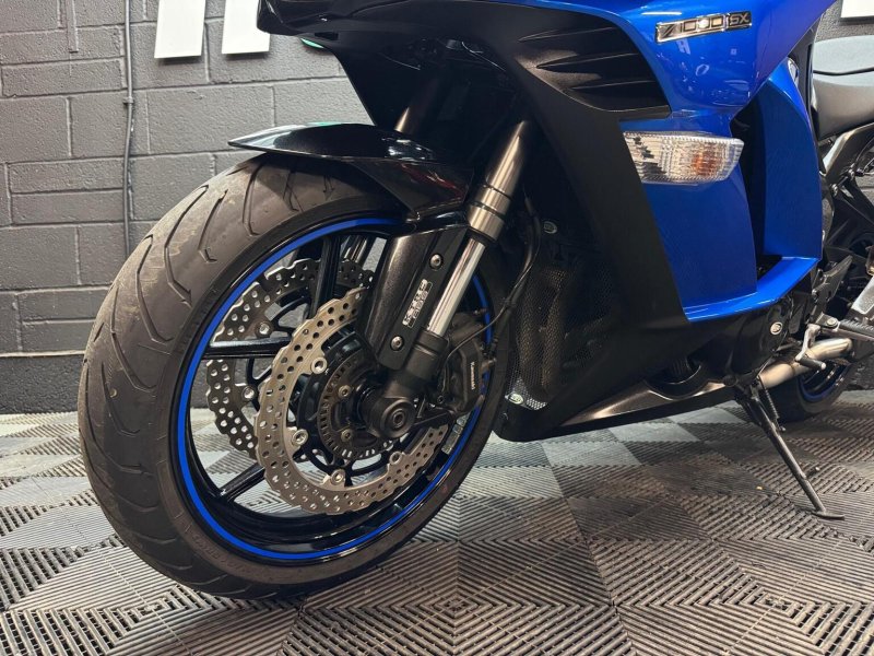 KAWASAKI Z1000