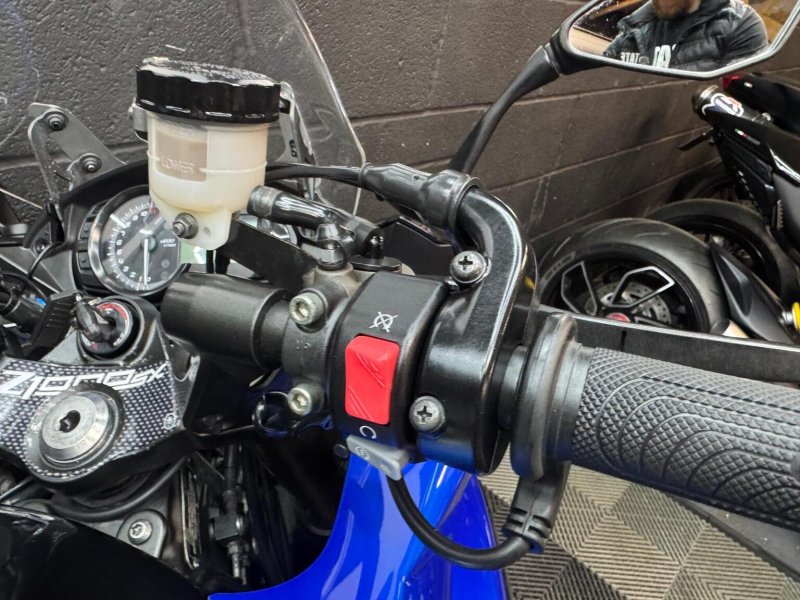 KAWASAKI Z1000