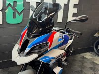 BMW M1000XR