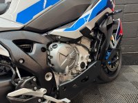 BMW M1000XR