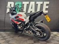 BMW M1000XR