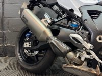 BMW M1000XR