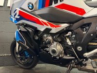 BMW M1000XR