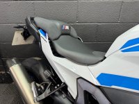 BMW M1000XR