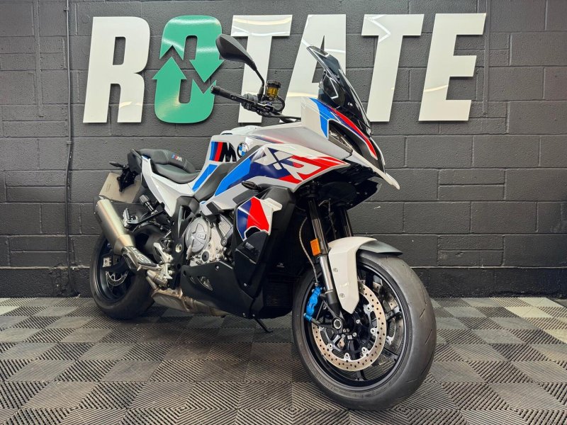 BMW M1000XR