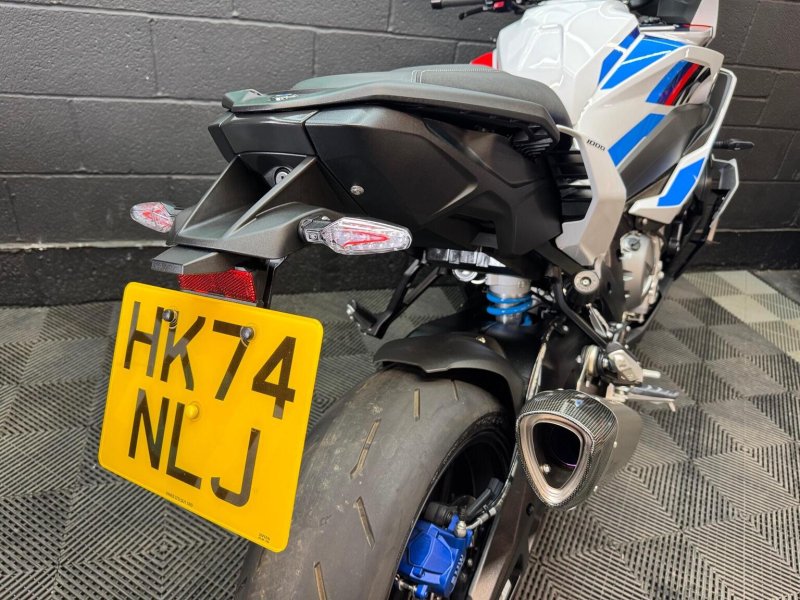 BMW M1000XR