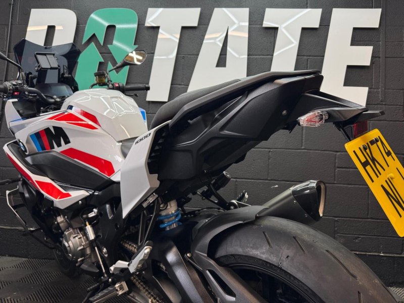 BMW M1000XR