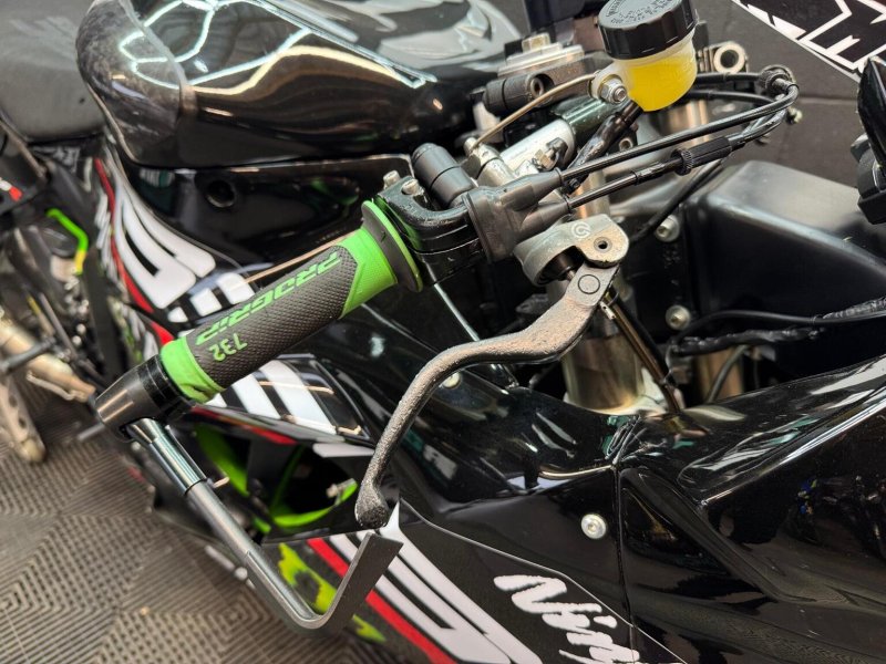 KAWASAKI NINJA ZX-6R
