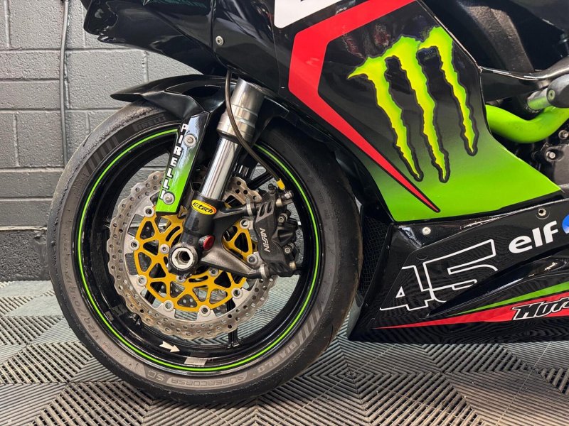 KAWASAKI NINJA ZX-6R