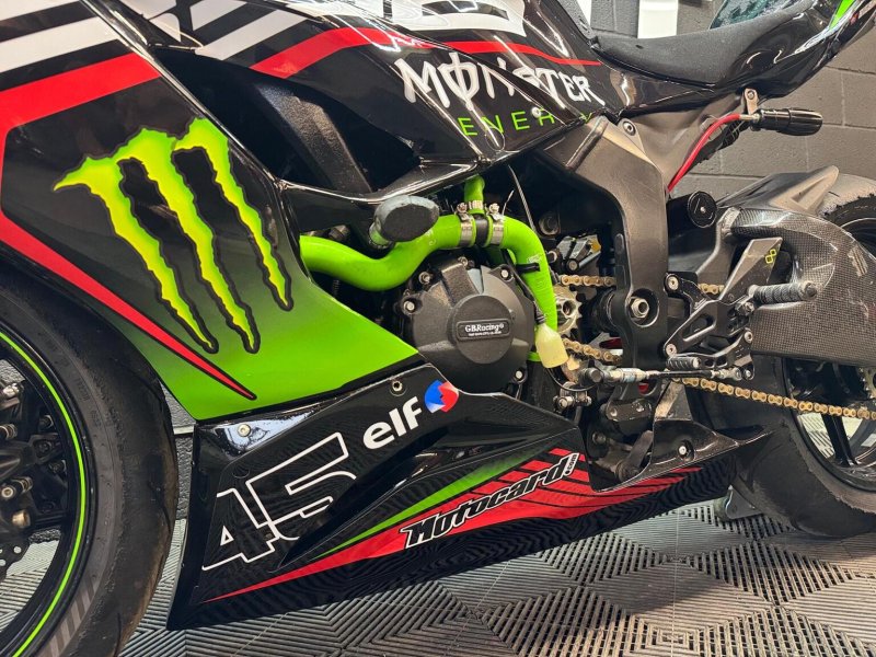 KAWASAKI NINJA ZX-6R