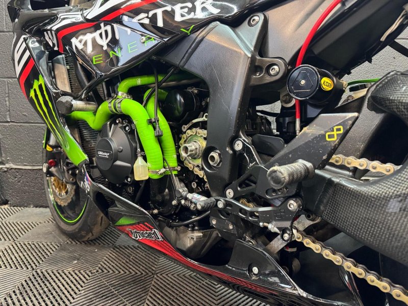 KAWASAKI NINJA ZX-6R