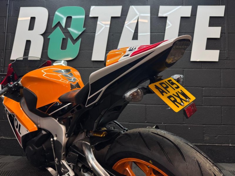 HONDA CBR1000RR Fireblade